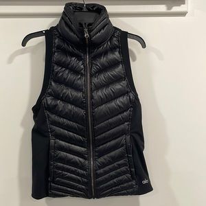 Alo black puffy vest